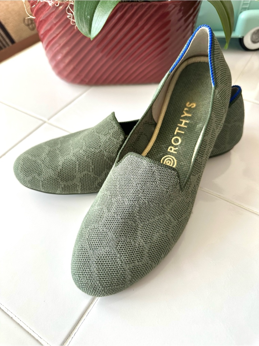 Rothy’s The Loafer Olive Green Navy Blue Trim Flats Size 9.5 Retired - Picture 2 of 7